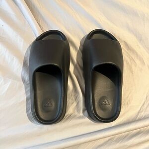Yeezy Slides Onyx

Men’s Size 9

Free Shipping!!